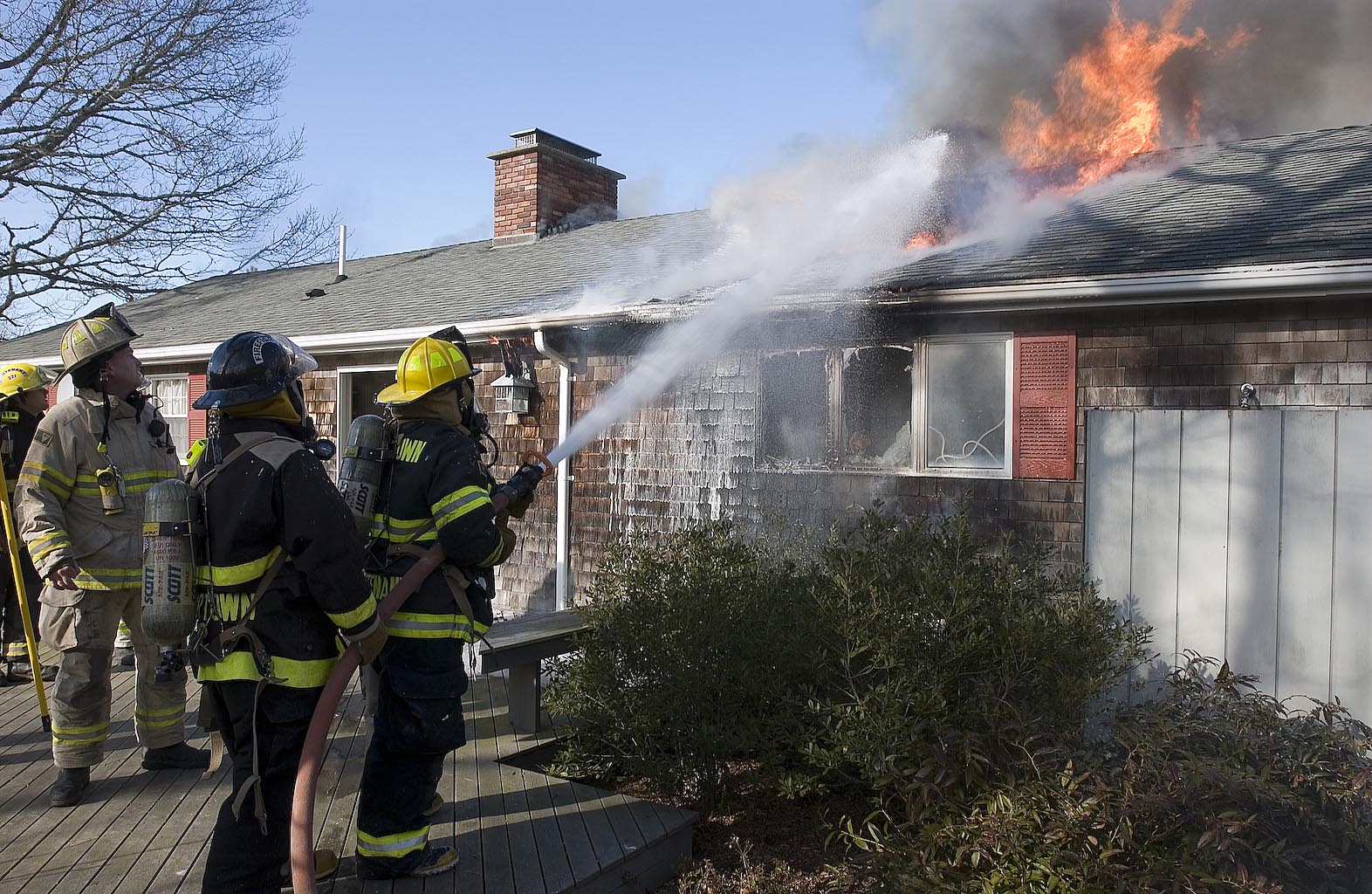 The Vineyard Gazette - Martha's Vineyard News | Firefighters Battle ...