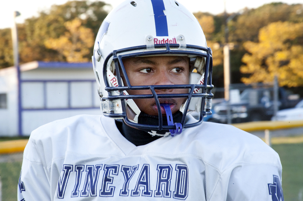 The Vineyard Gazette Martha S Vineyard News As Quarterback Randall Jette Is Offensive Threat