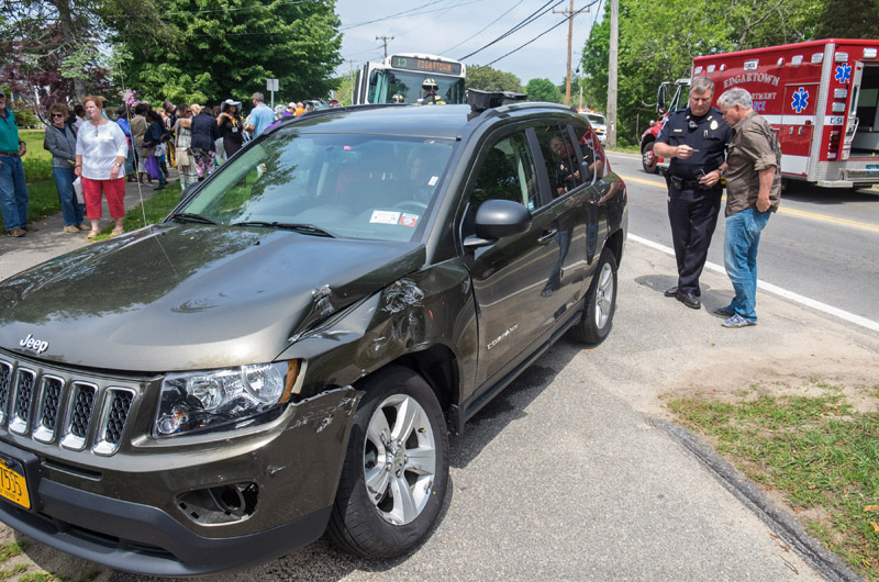 Cars towed after Chilmark crash - The Martha's Vineyard Times