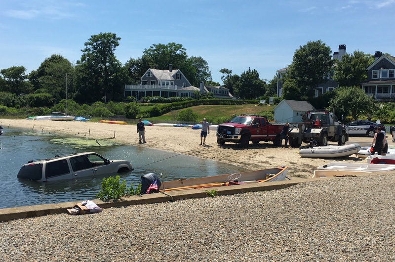 Cars towed after Chilmark crash - The Martha's Vineyard Times