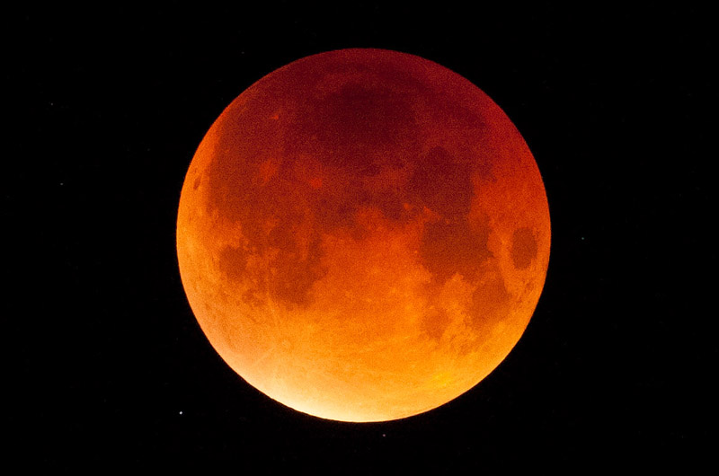 The Vineyard Gazette - Martha's Vineyard News | Lunar Eclipse of the