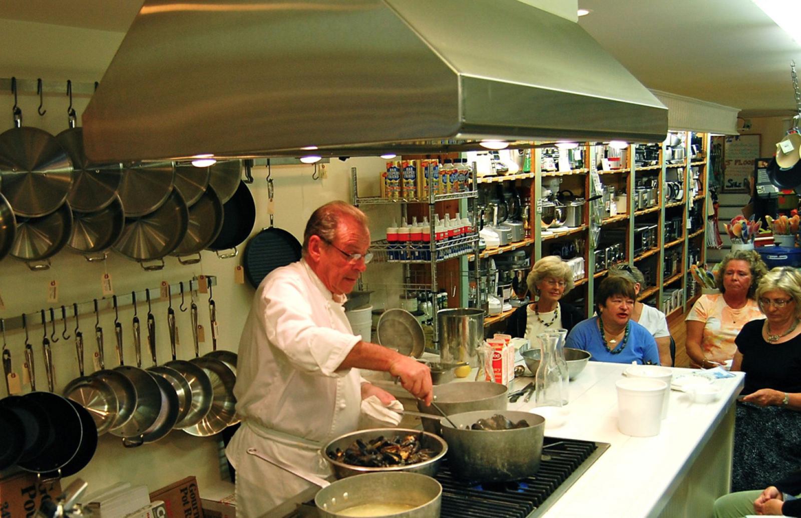 The Vineyard Gazette Martha S Vineyard News Cooking For A Crowd At   Jl Cooking 1 