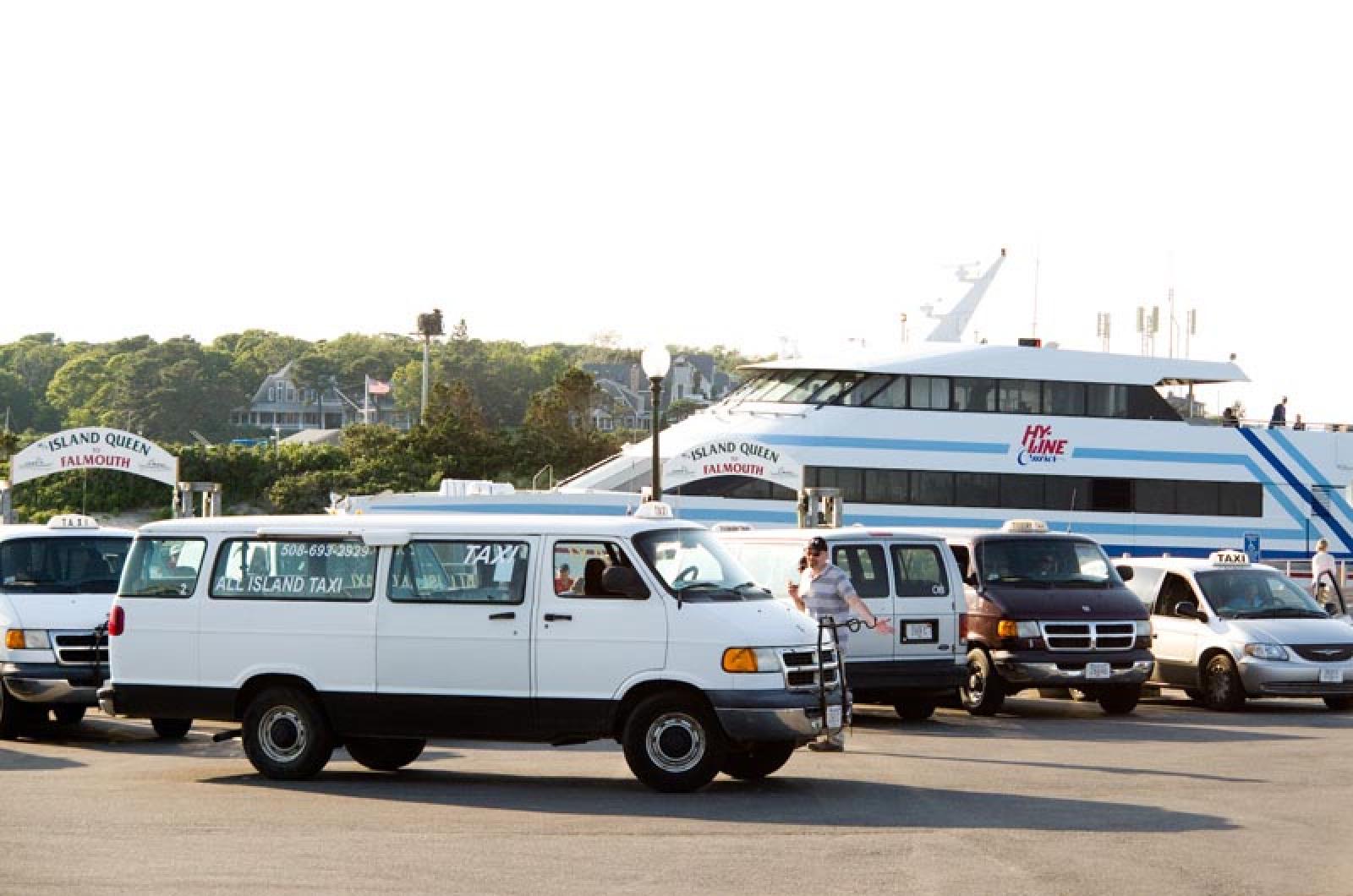 martha's vineyard bus