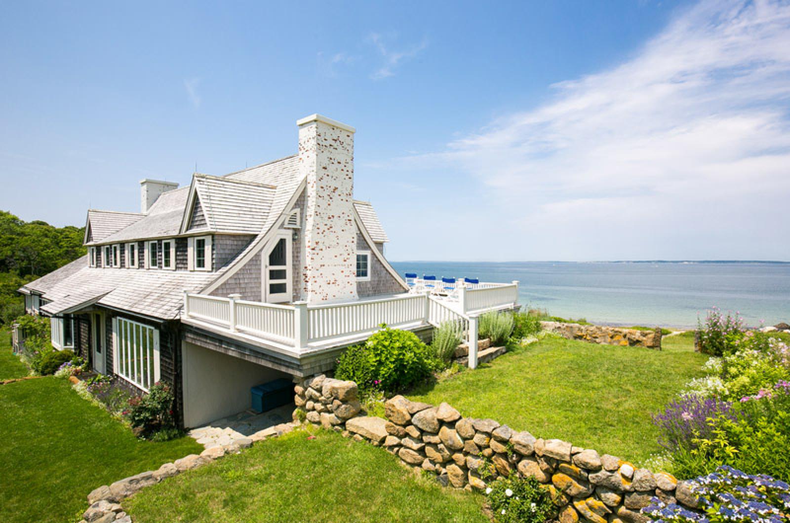 The Vineyard Gazette Martha S Vineyard News John Kerry Buys   Wilkie House Toward Sound 