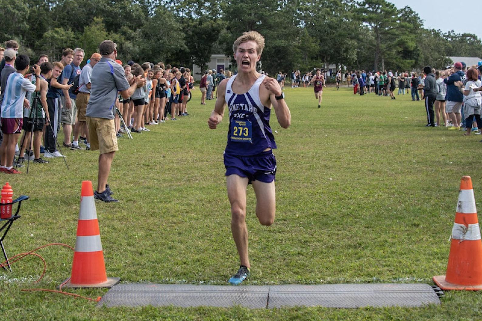 The Vineyard Gazette Martha's Vineyard News Peter Burke Wins Vineyard Cross Country Invitational