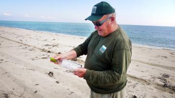 Paul Shultz beach bottle sand