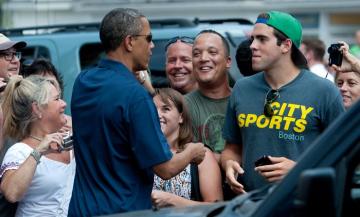 Barack Obama handshake crowd POTUS