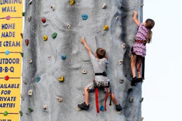 colton lauren rock wall