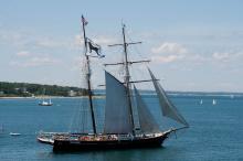 Topsail schooner Shenandoah sets sail