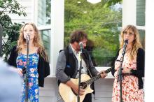 Willy Mason & The Alpha Gals at Rosewater market.