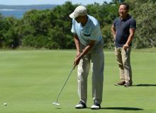 President Obama plays golf in Vineyard Haven.