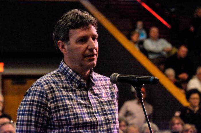 Building inspector Mark Barbadoro discusses state of Island Theatre at town meeting.