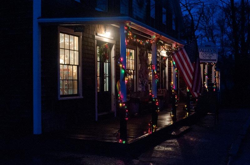 Alley's General Store, Christmas