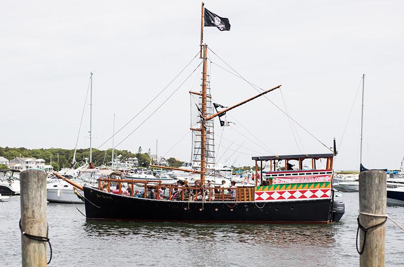 The Vineyard Gazette Martha's Vineyard News Strolling Oak Bluffs