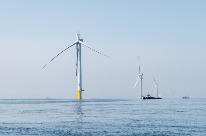 Broken blade on Vineyard Wind Turbine AW 38.