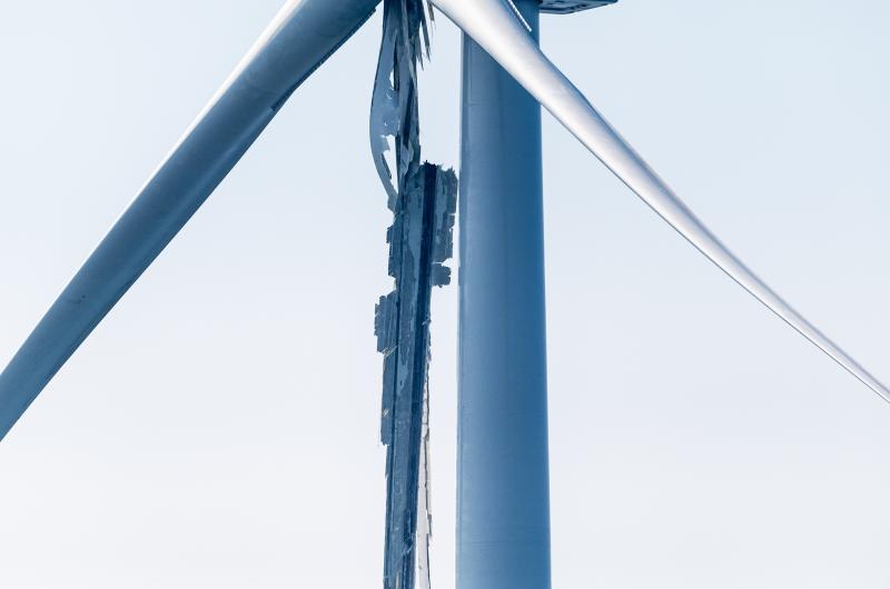 Broken blade on Vineyard Wind Turbine AW 38.