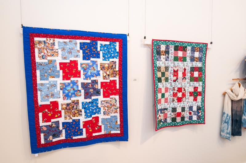 Quilts by Linda Hearn.