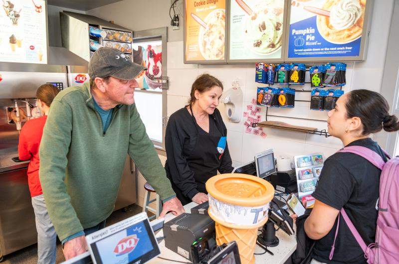 Co-owners Paul Beeson and Kirsten Anderson taking orders.