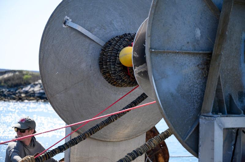 The net reel ready to be loaded.