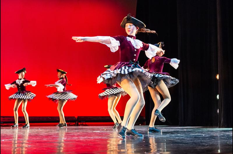 Pirates dance in circle in Black Pearls.